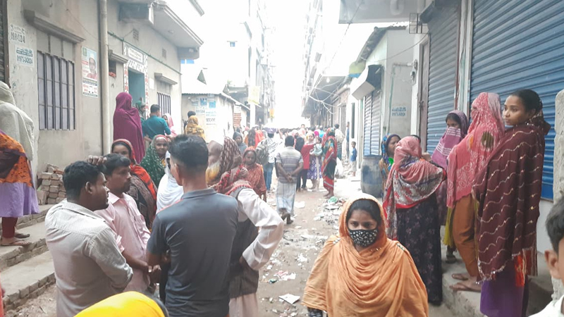 ফ্ল্যাট বাসা থেকে স্ত্রীর গলাকাটা মরদেহ উদ্ধার, গুরুতর আহত স্বামী